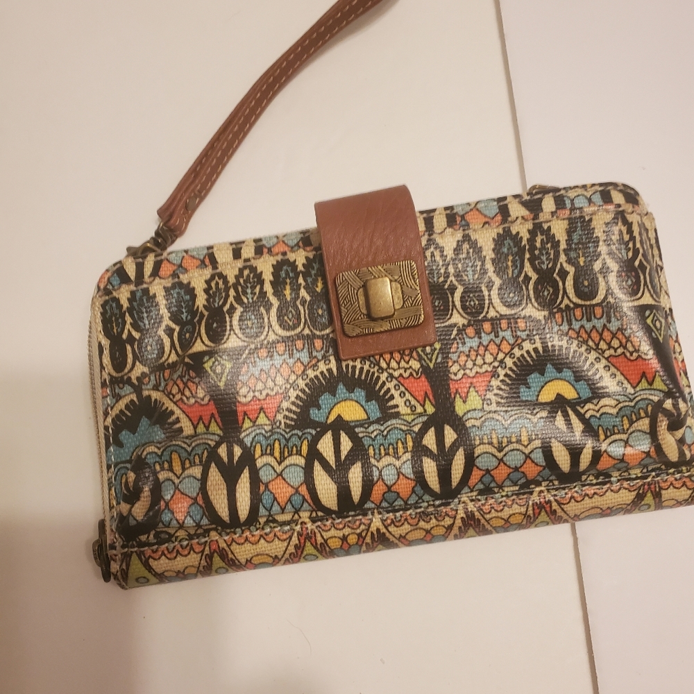 Saks Crossbody String Wallet - Picture 5 of 7